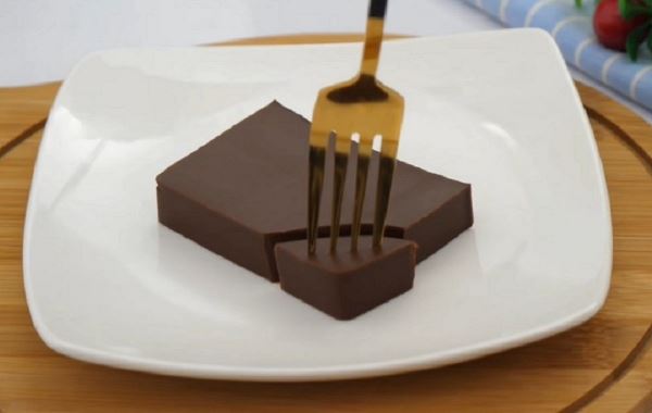 Десерт из горького шоколада