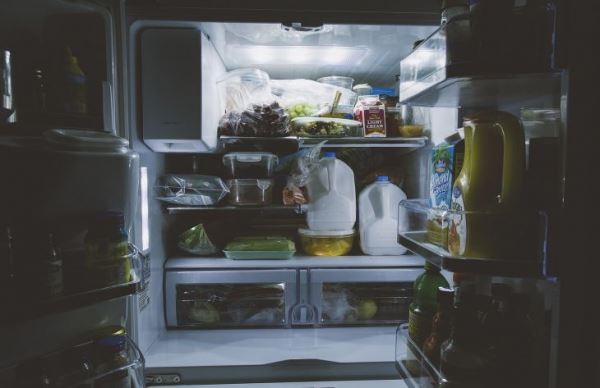 Доктор Комаровский рассказал, как нельзя хранить продукты в холодильнике и морозилке