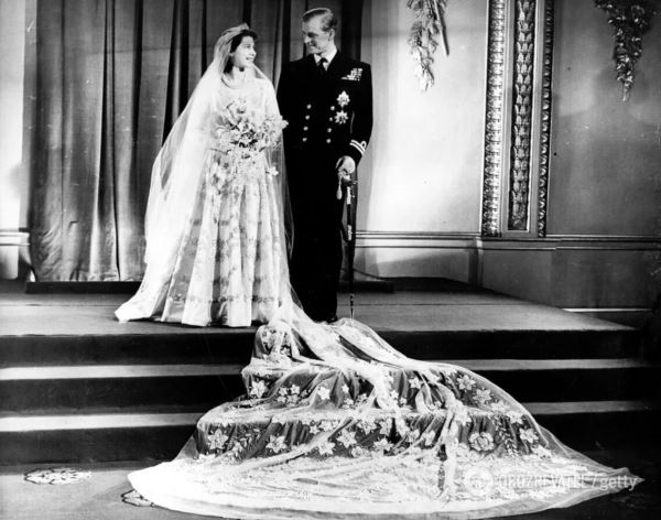 Елизавета II вышла замуж 74 года назад: архивные фото и видео с королевской свадьбы