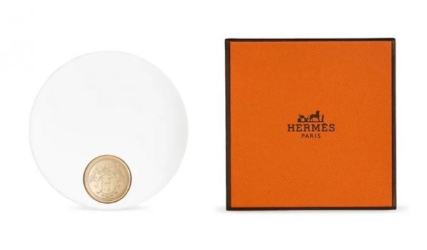 </p>
<p>                        Hermes Limited Edition Poudre D’Orfèvre Face & Eye Illuminating Powder</p>
<p>                    