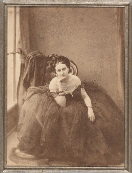 Как выглядела одна из самых красивых женщин ХІХ века и первая фотомодель в мире. Фото