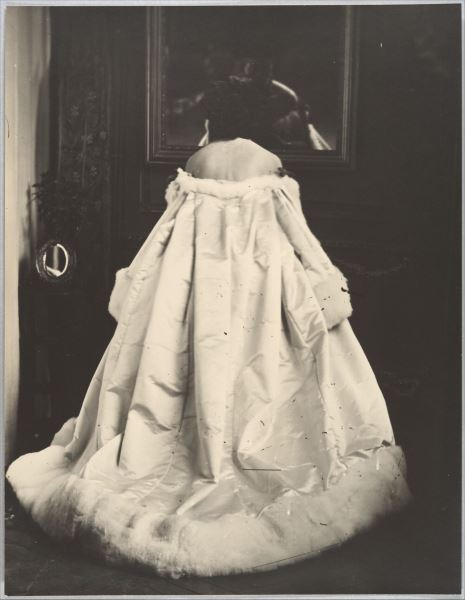Как выглядела одна из самых красивых женщин ХІХ века и первая фотомодель в мире. Фото