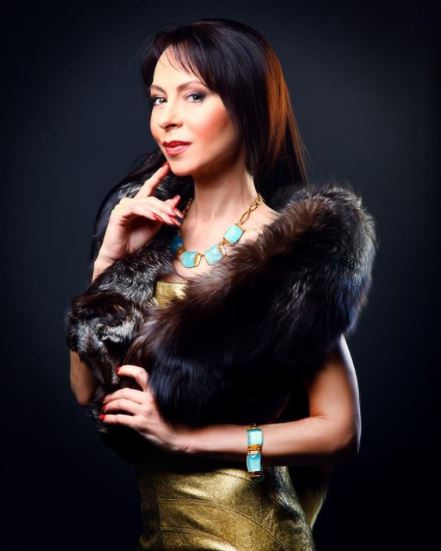 Лицо Марины Хлебниковой обгорело до неузнаваемости: певице нужна пластика и пересадка кожи