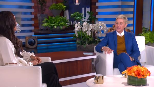 Меган Маркл на ток-шоу рассказала о жизни до помолвки с принцем Гарри. Видео